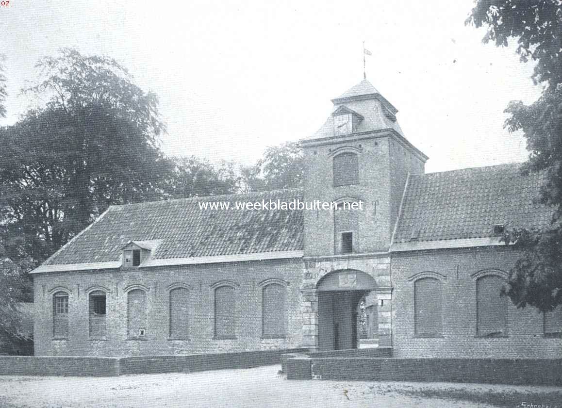 Het Kasteel Geysteren (L.). De ingangspoort van den voorburcht