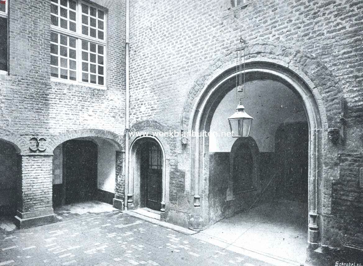 Het Kasteel Geysteren (L.). Een hoekje van de binnenplaats van het Kasteel Geysteren