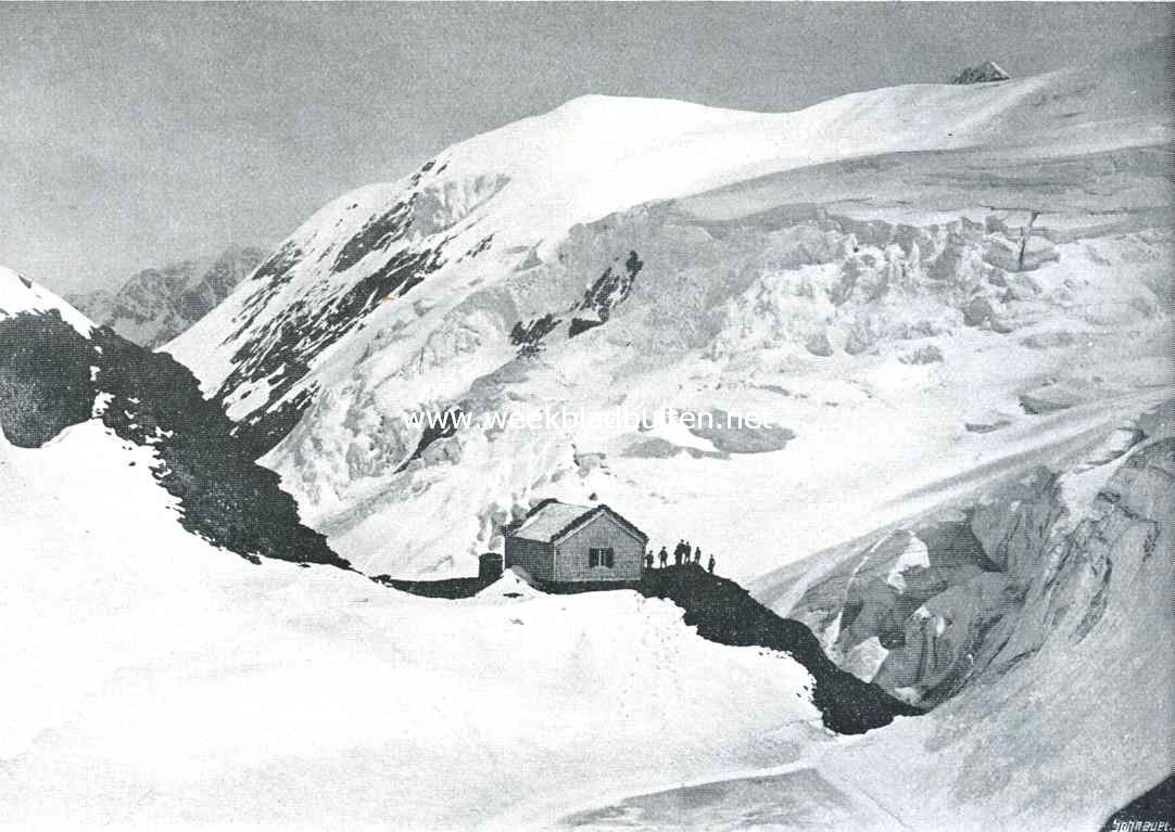 Alpinisme. De Mutthornhut (2940 M.), daarachter de Petersgrat (3205 M.)