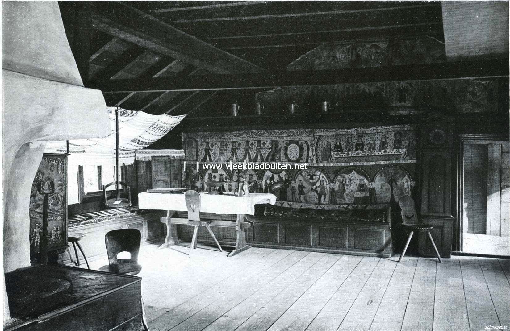 Openluchtmusea. Het inwendige van het huis uit Blekinge op Skansen. Bonaders met voorstellingen van Adam en Eva, de bruiloft van Canan, enz. uit 1787