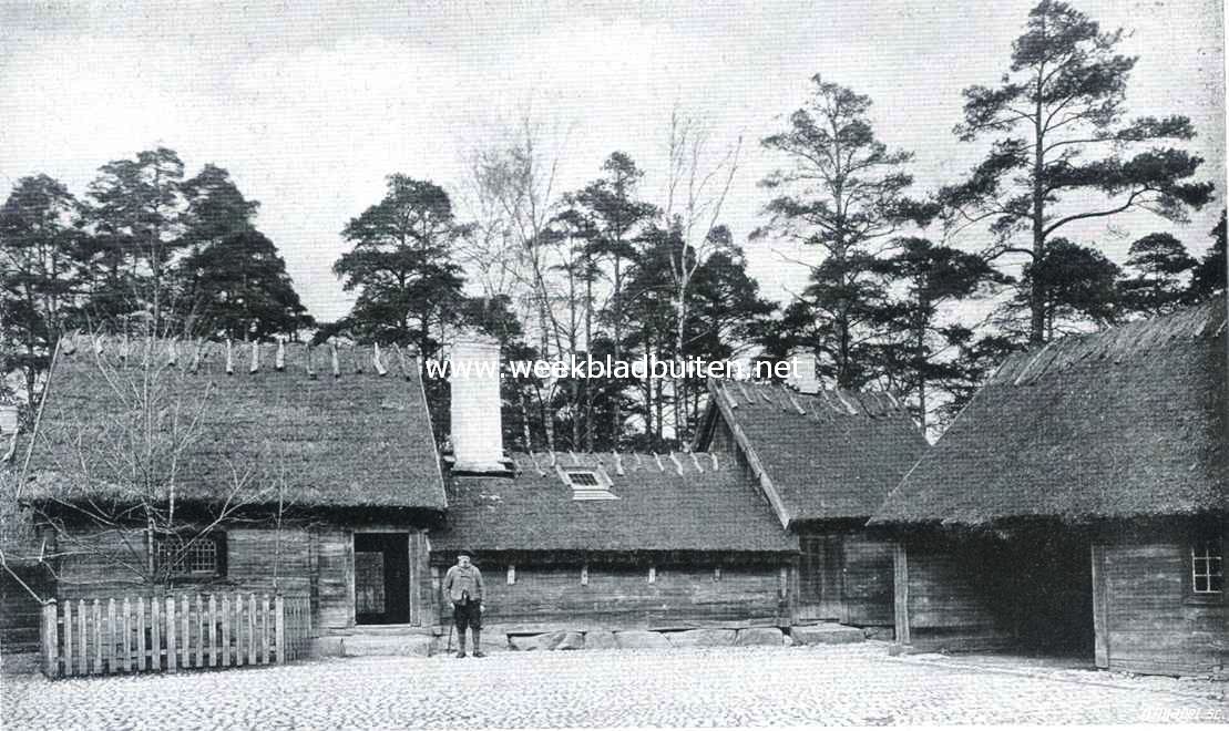 Openluchtmusea. De binnenplaats van den Oktorpsgarden op Skansen. Het groote woonhuis