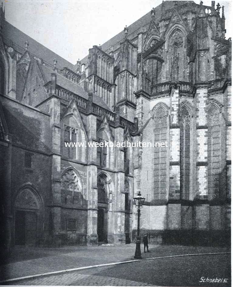 Bij den Utrechtschen Dom. Gezicht op het koor en ingang van de kloostergang