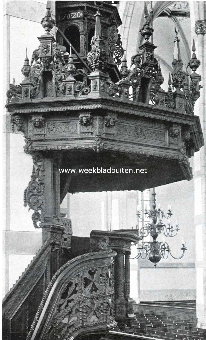 De Groote of St. Michalskerk te Zwolle. De preekstoel in de Groote of St. Michalskerk te Zwolle, met gedeelte van het klankbord