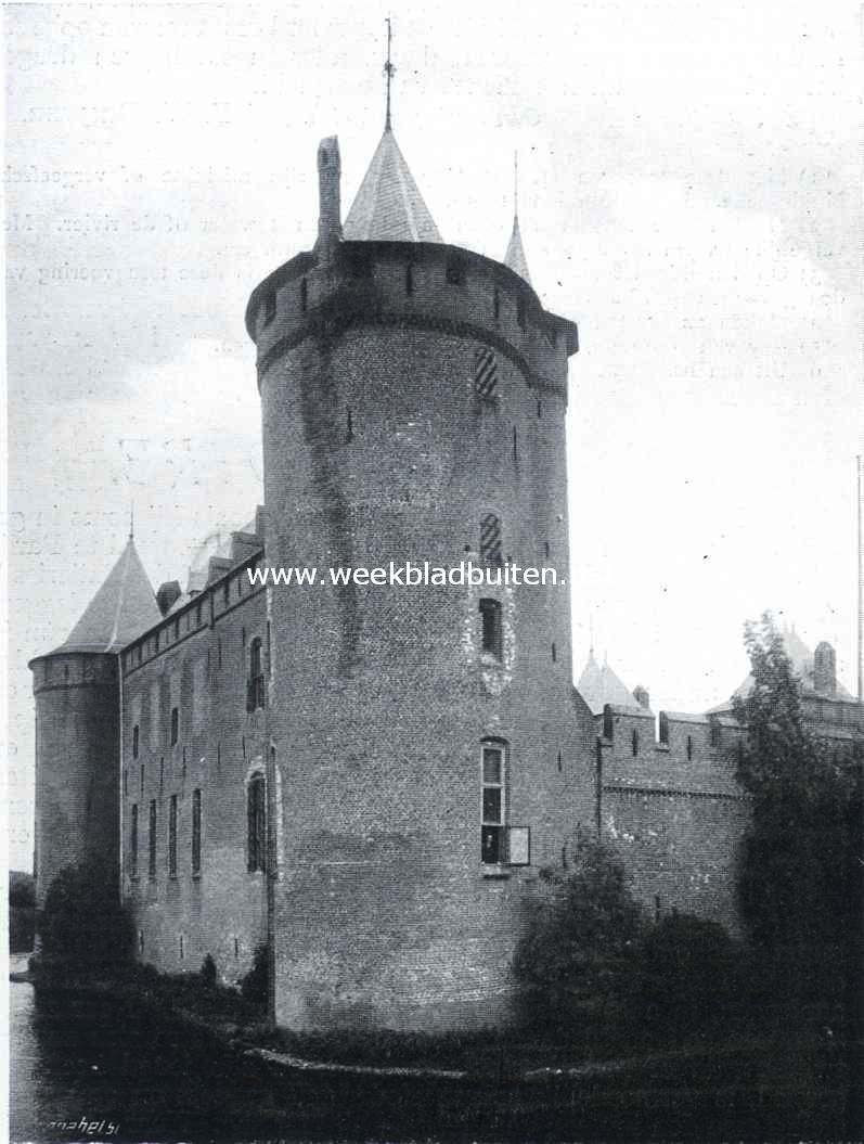 In 't kasteel van Hooft. De Zuidertoren van het Muiderslot. Linksachter de Westertoren, waarin Floris V heeft gevangen gezeten
