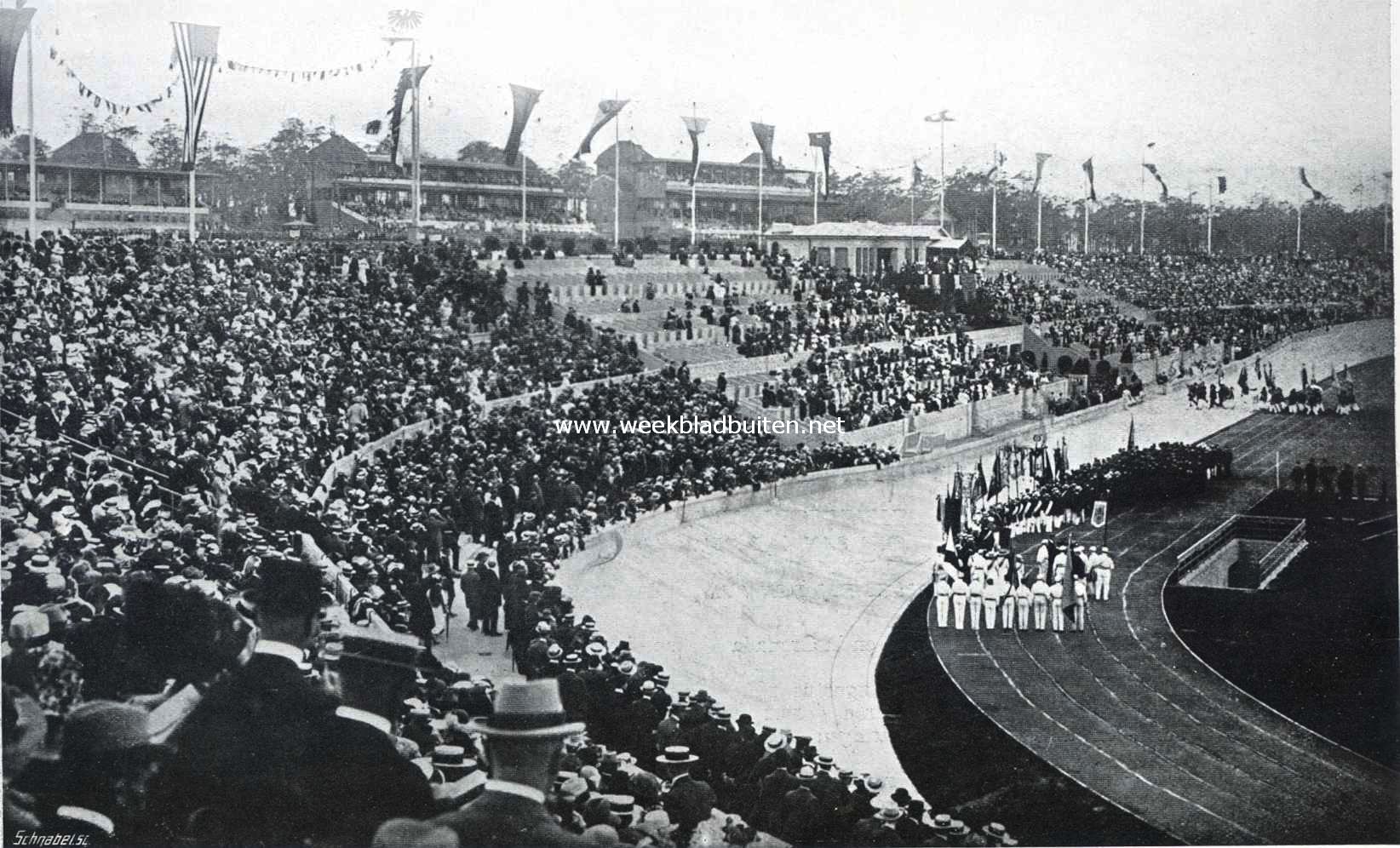 Het nieuwe stadion te Grnewald bij Berlijn. De grootsche sportbetooging ter gelegenheid van de opening