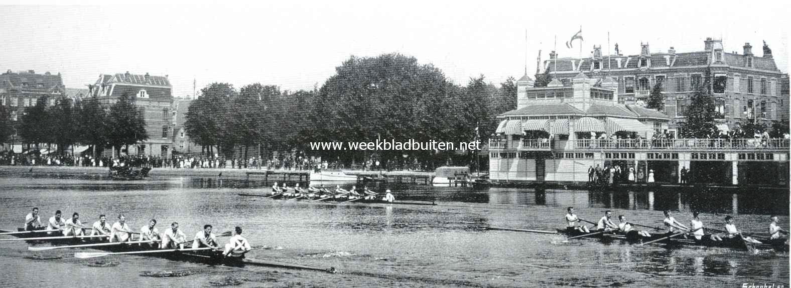 De roeiwedstrijd op den Amstel. Links de ploeg van 