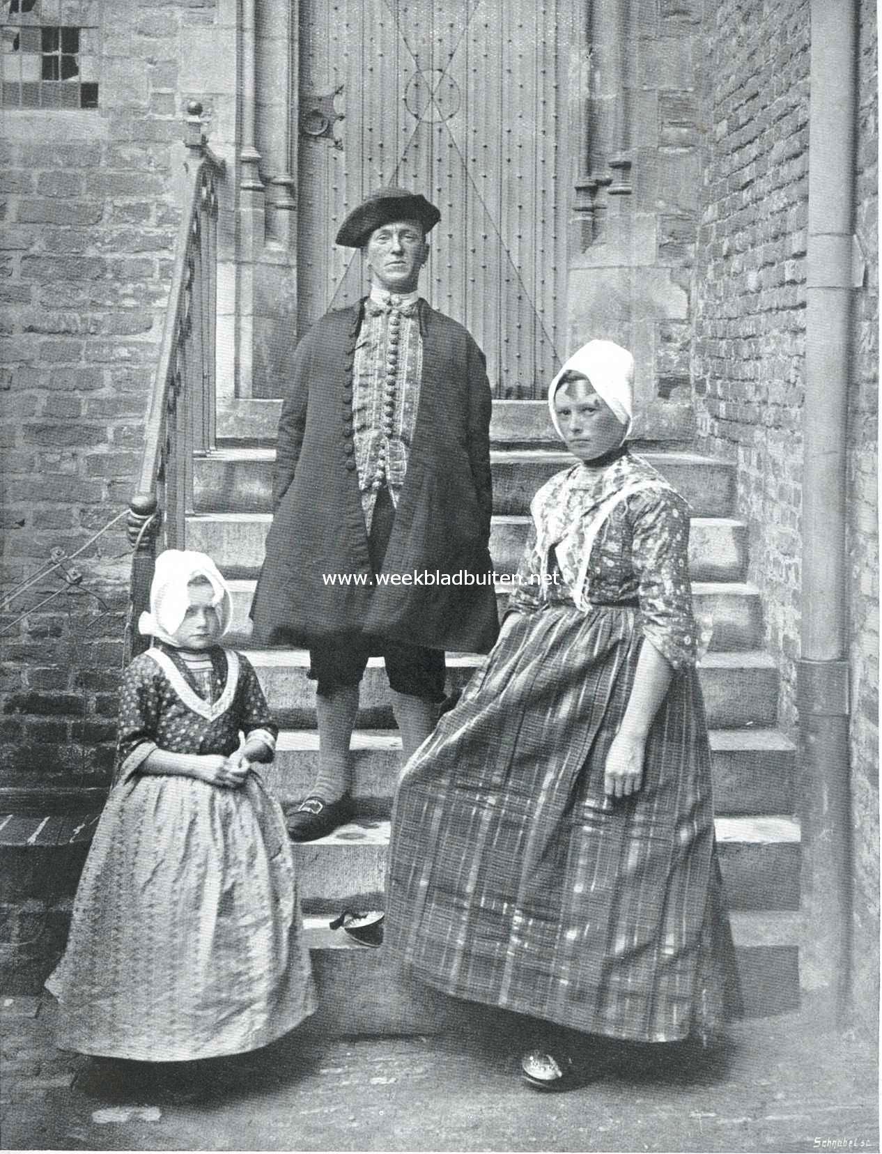 De Tentoonstelling van Zeeuwsche Kleederdrachten, Woningen, Gebruiken en Volkskunst te Middelburg. Kleederdrachten van Oud-Walcheren