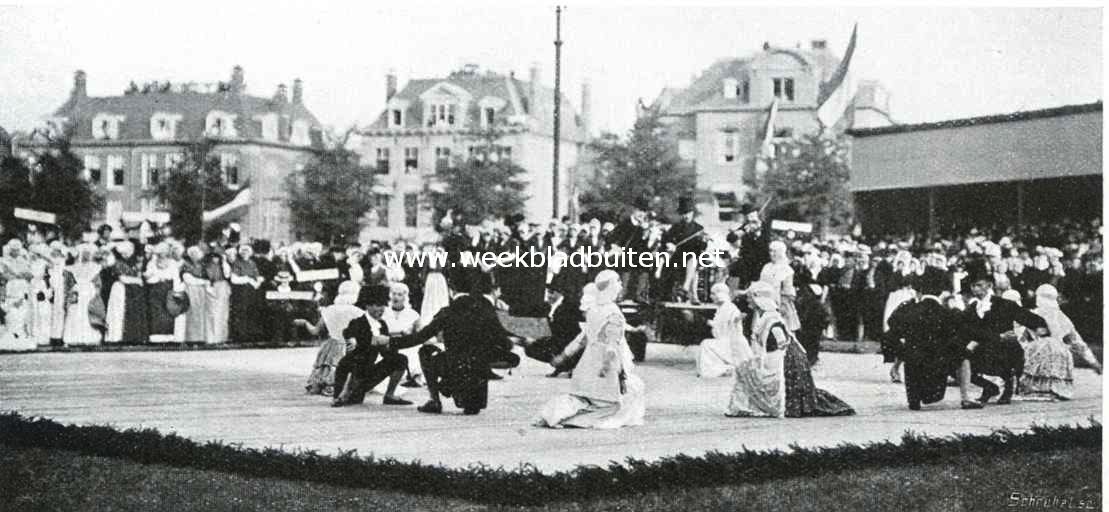 Het feest in nationale kleederdrachten te Amsterdam. De oud-Friesche rei-dans, de 