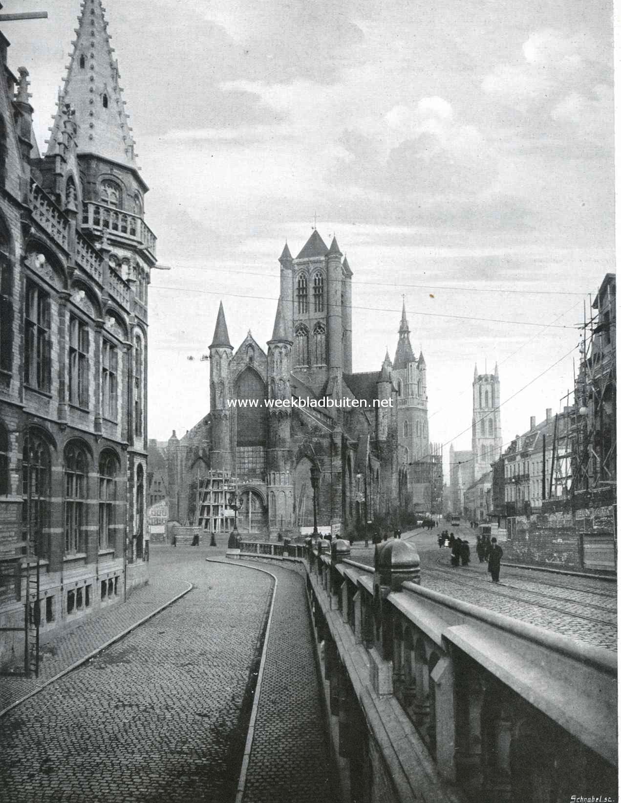 Stadsgezicht te Gent. De torens van St. Nicolaas, Belfort en St. Baafs