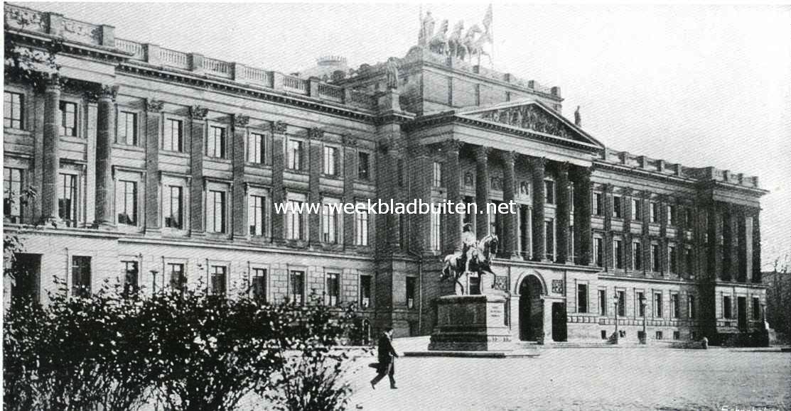 Het hertogelijk paleis te Brunswijk, waarin hertog Ernst August met zijn jonge gemalin Victoria Louise 3 November l.l. zijn intrede heeft gedaan