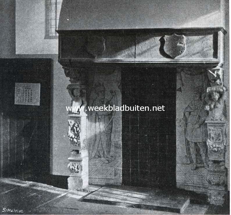 Het huis van Maarten van Rossum te Zalt-Bommel. Schouw in het huis van Maarten van Rossum. In de tegels links en rechts van den haardplaat koning Davia en Salomo