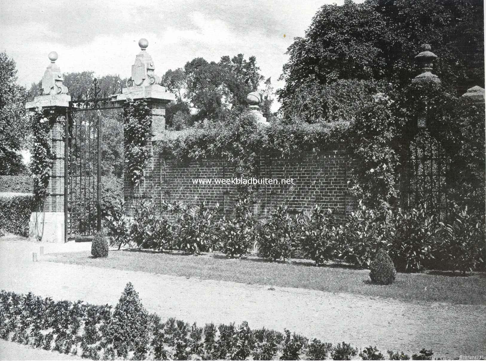 Kasteel Eysden. Bij het tuinhek
