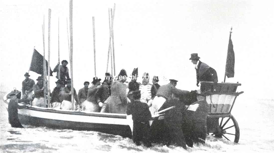 De onafhankelijkheidsfeesten te Scheveningen. Voorstelling van de landing van den Prins van Oranje op 30 Nov. 1813. De Prins stapt uit de sloep in een in nationale kleuren beschilderden boerenwagen