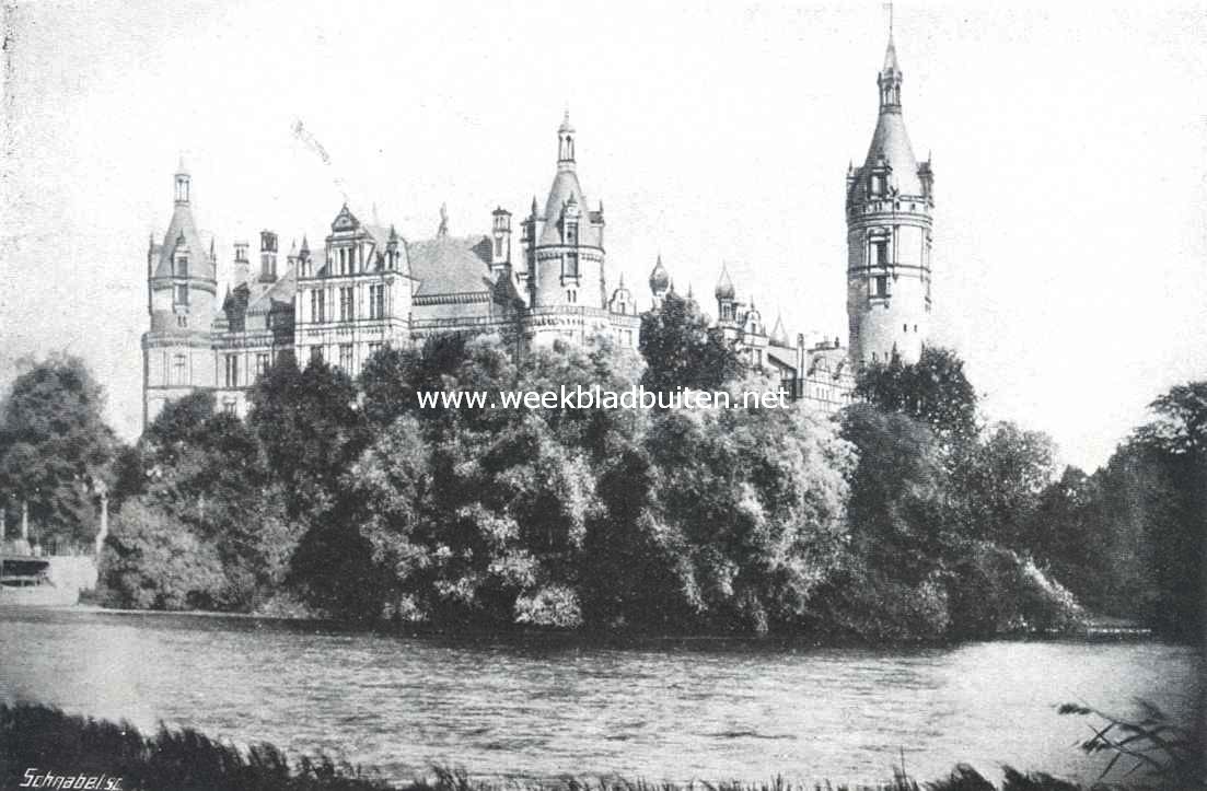 Het slot te Schwerin vr den brand, van ter zijde gezien