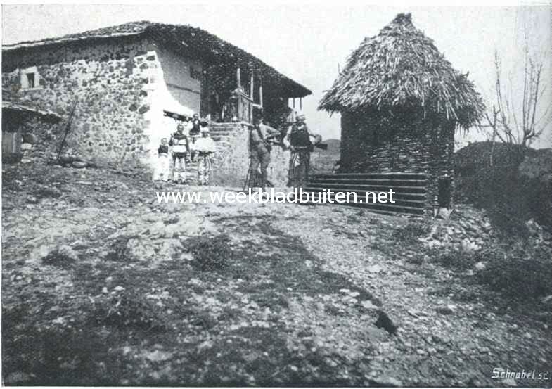 Albaneesche kula (woning), beneden stal, boven woning