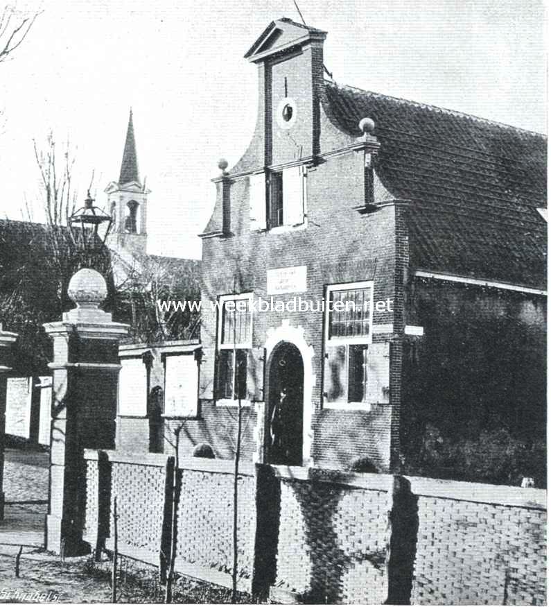 Sloopend herboren Nederland VI. De kleinere steden en het platteland van Zuid-Holland. (Slot). Het Raadhuisje te Noordwijk-Binnen. Naar een foto in het Rijksbureau voor monumenten te 's-Gravenhage