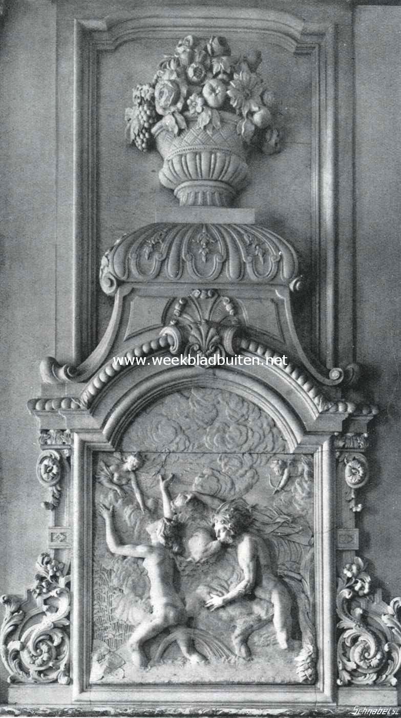 Het Huis van Groen van Prinsterer. Bovenstuk van den schoorsteen in de directeurskamer
