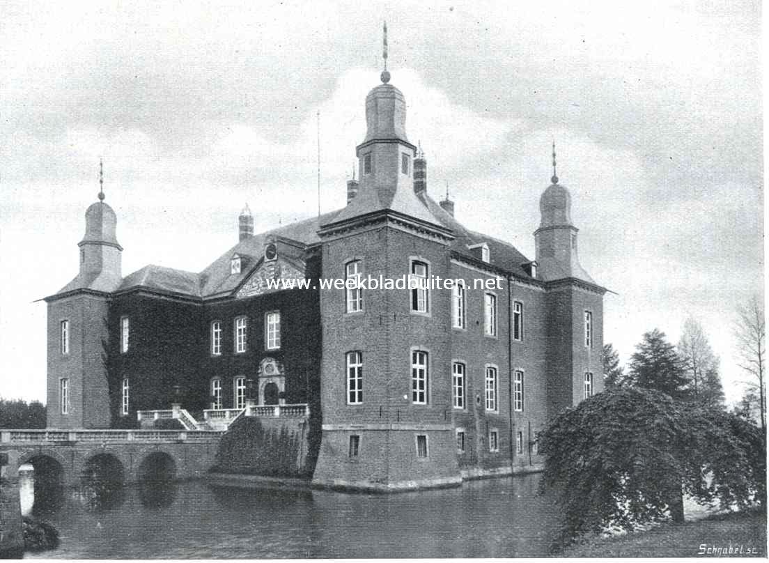 Het kasteel Hillenrade te Swalmen. De voorgevel met rechterzijvleugel