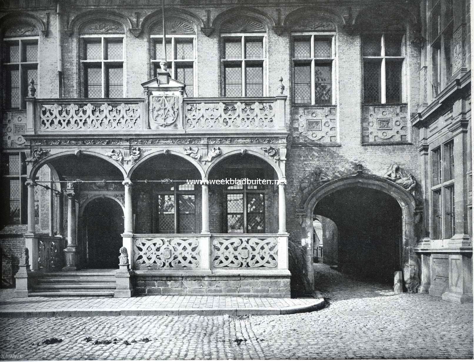 Veurne. Dtail van den voorgevel van het Stadhuis