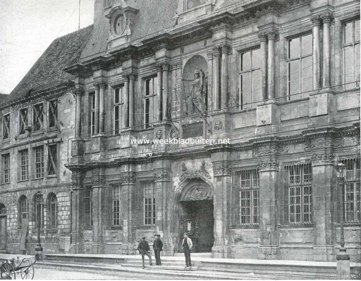 Troyes. Hoofdingang van het stadhuis