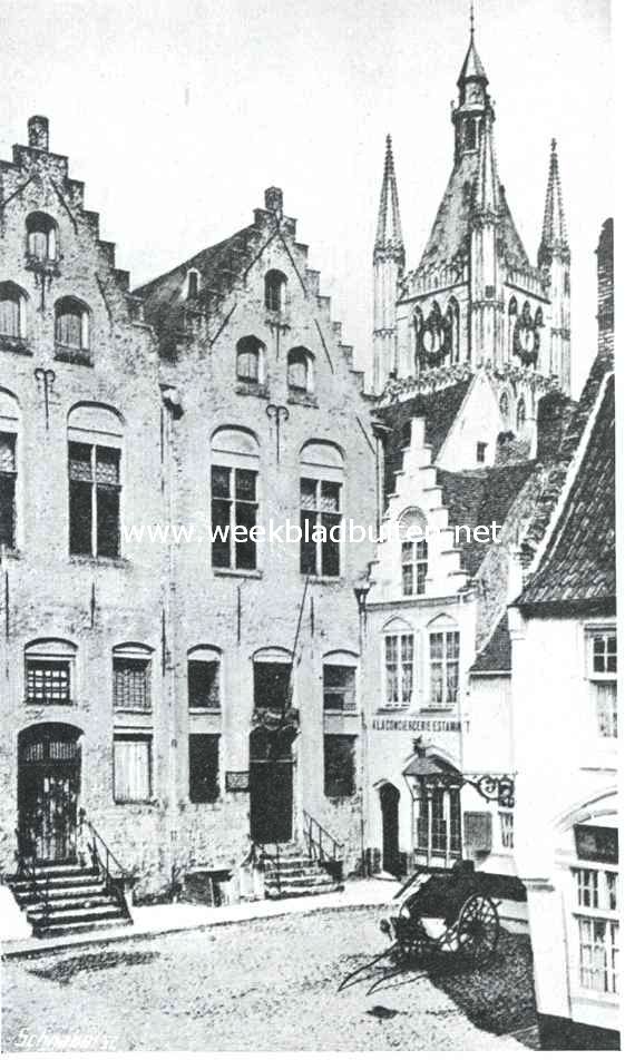 Yperen vr den oorlog. Pleintje bij de Conciergerie, op den achtergrond de thans vernielde Halletoren