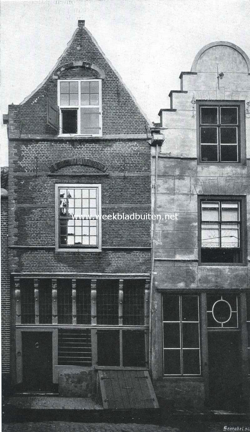 Veere. Oud huisje aan het Marktplein