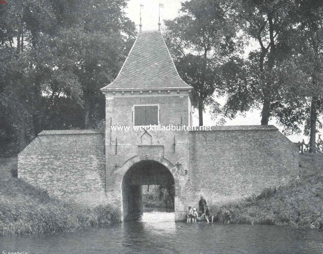Enkhuizen's waterpoortjes. De Boerenboom, buitenzijde