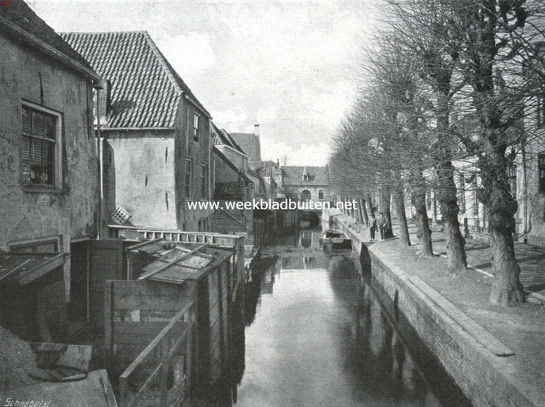 Montfoort. De Haven. Op den achtergrond de Waag