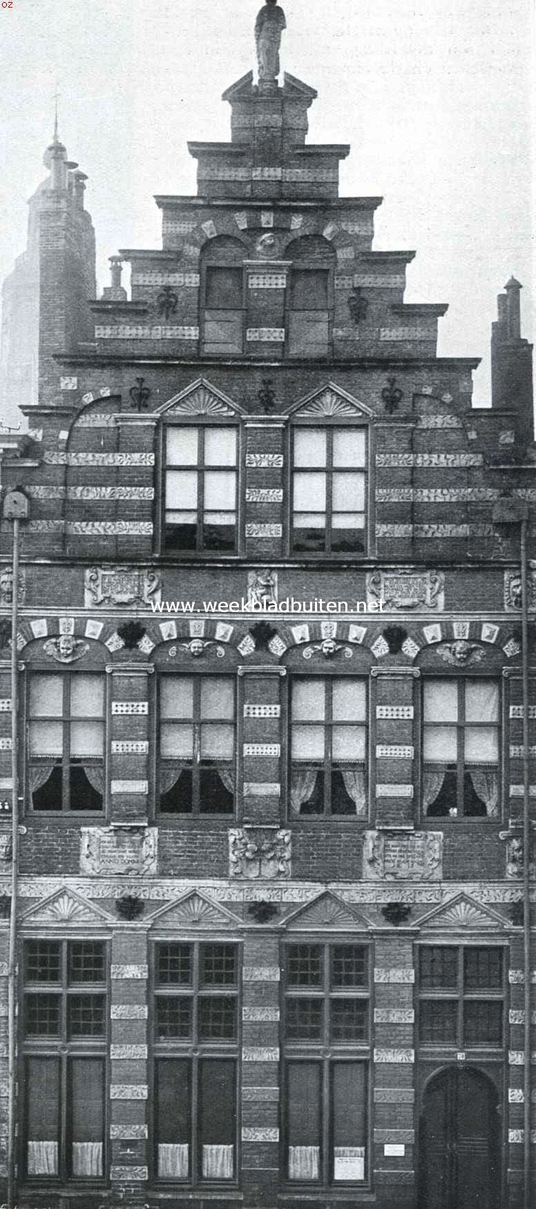 Zutfen. Oude gevel aan de Houtmarkt