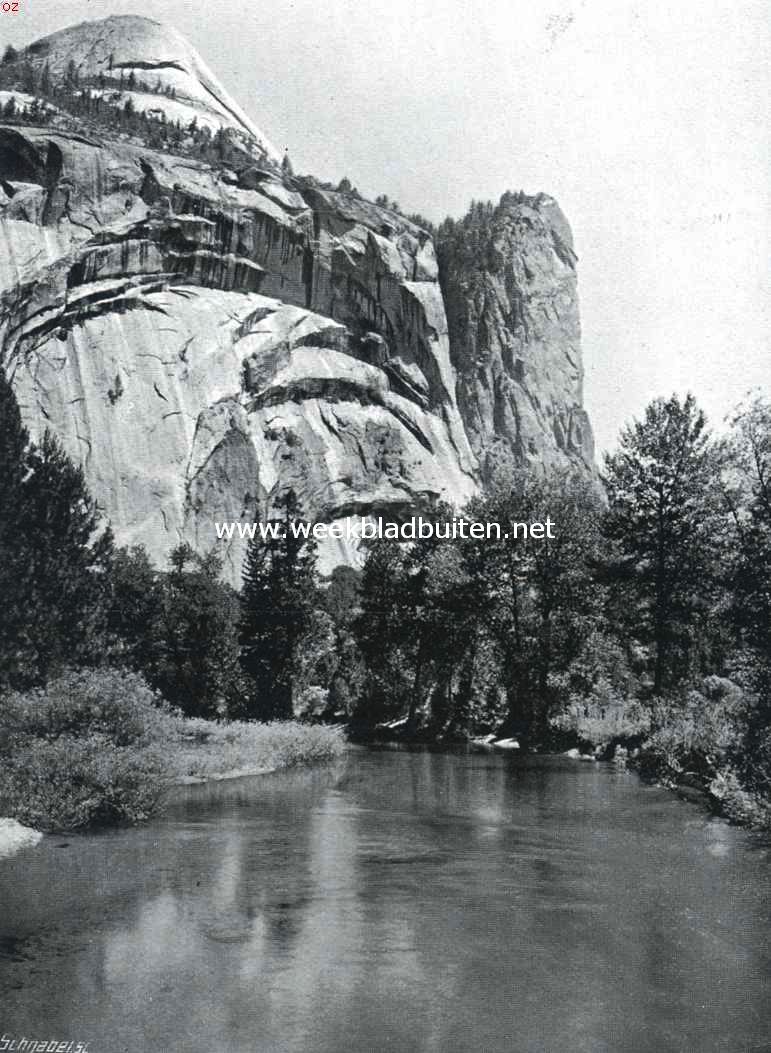 Het Yosemite dal. De Merced rivier bij de plaats waar zij onder de 