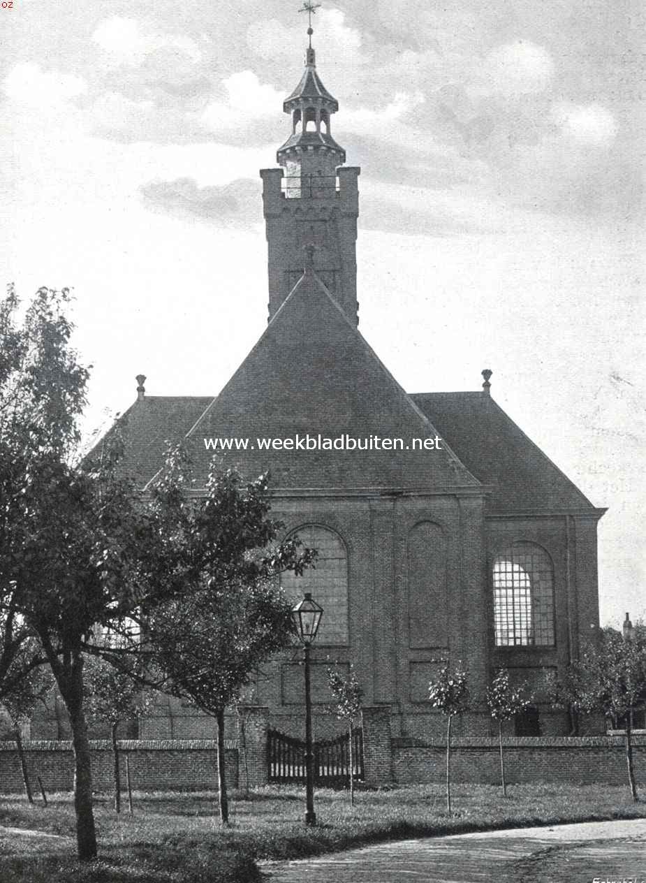 Bij het eindpunt der nieuwe tramlijn op Schouwen. Oostzijde van de kerk te Burgh (gebouwd 1671-1674)