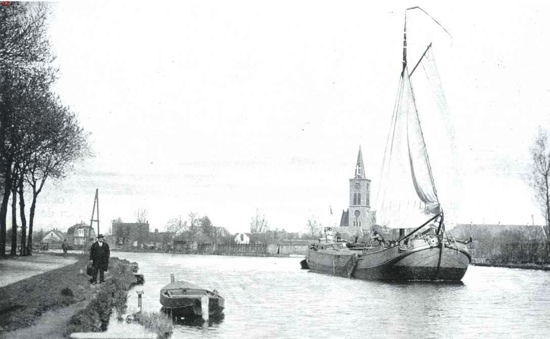 Gezicht op het sinds L.L. Zaterdag door een spoorlijn met de hoofdstad verbonden Aalsmeer