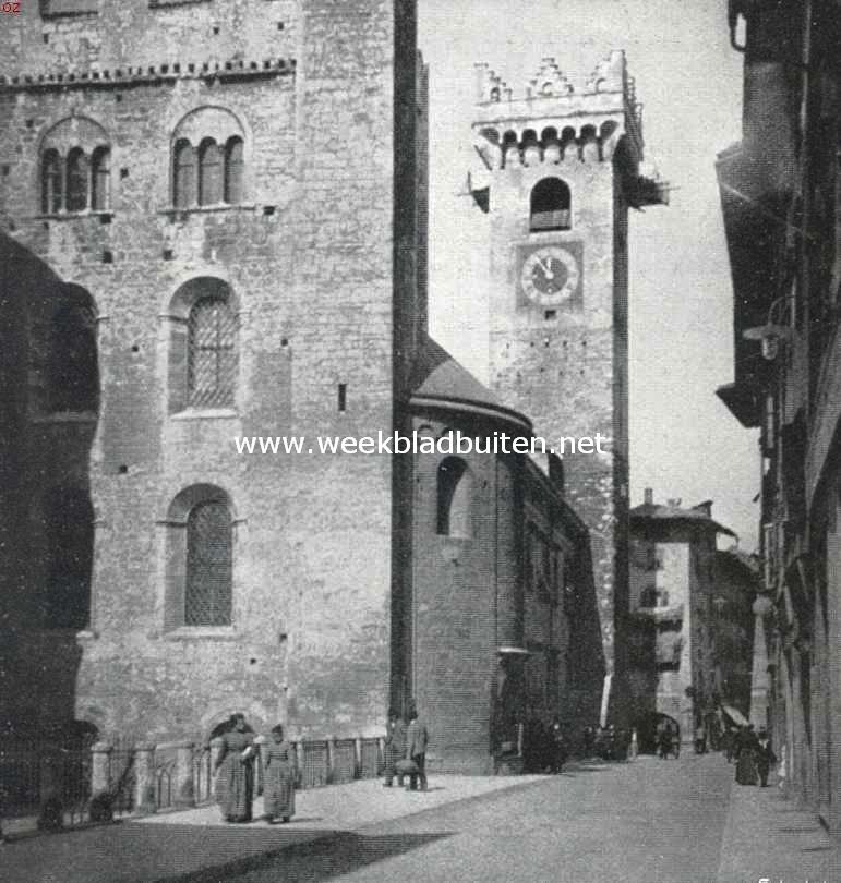 Italiaansche wensen. Zuid-Tirol: straatje in Triente