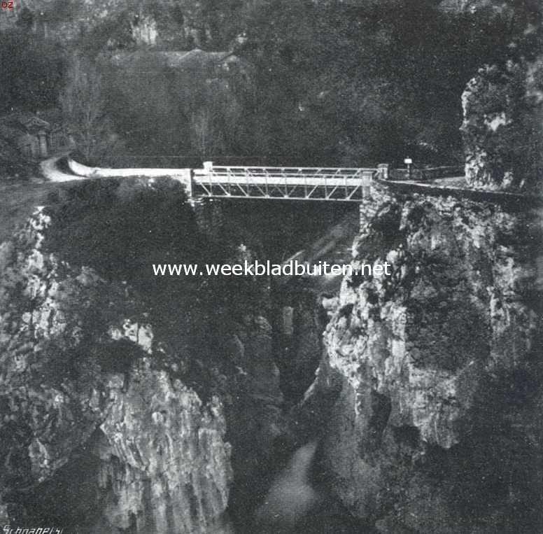 Italiaansche wensen. Op de grens van Istri en Kroati: brug over de Recina-kloof bij Fiume