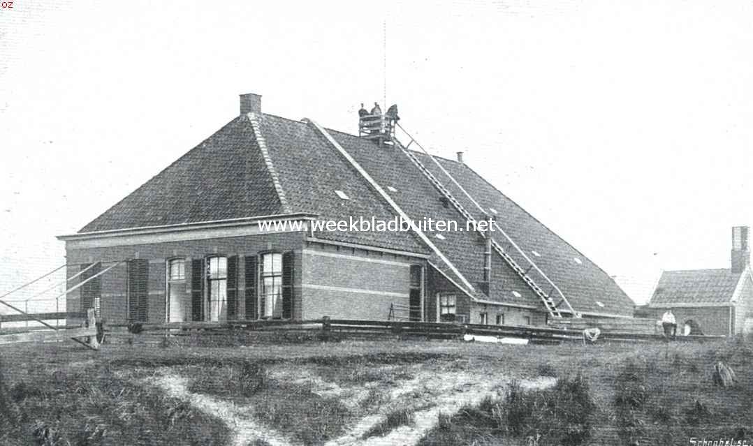 Bij den Nederlandschen Robinson. De woning van den strandvoogd met uitkijktoren