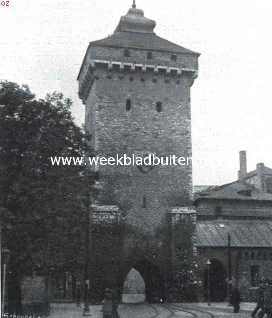 Twee Poolsche koningssteden. De oude Gothische Florian-poort te Krakau