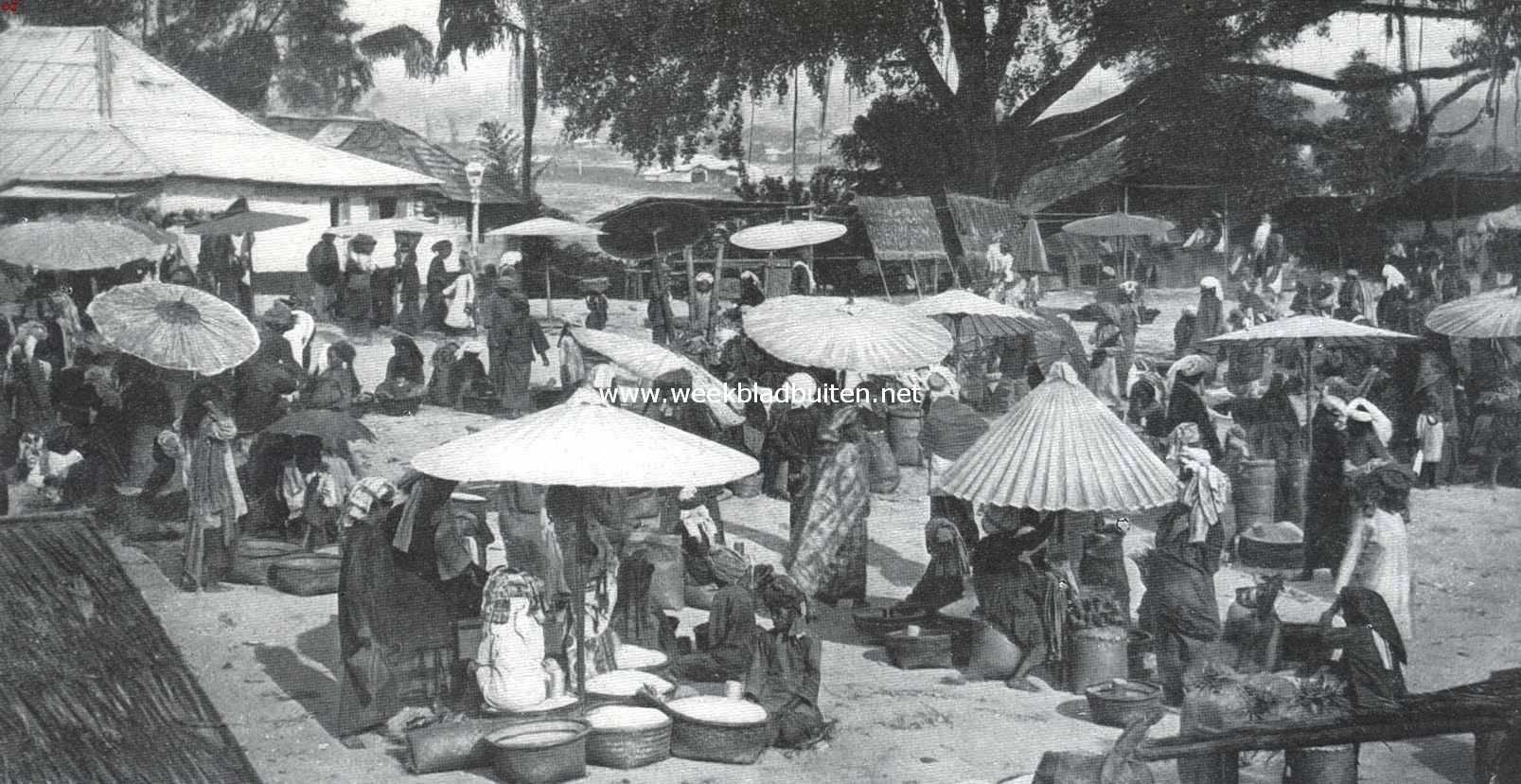 In de Padangsche Bovenlanden. De markt te Fort de Kock