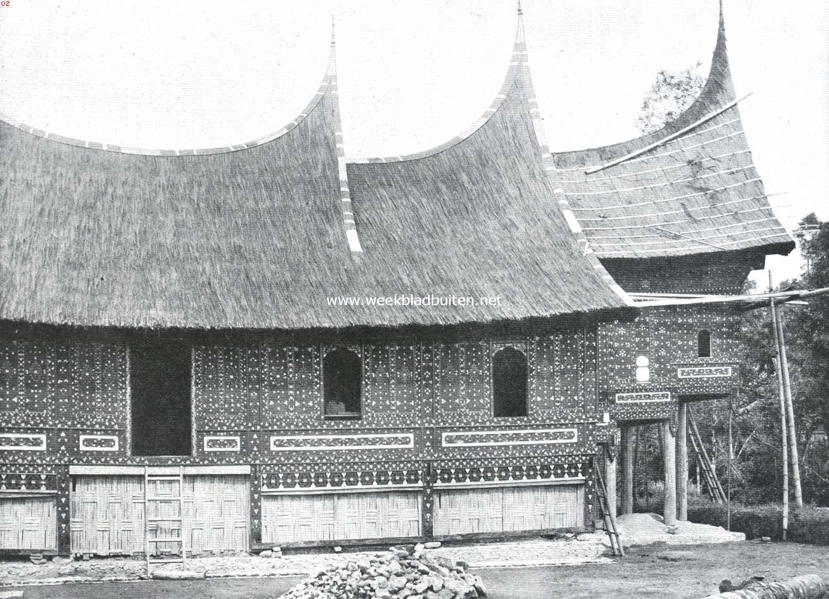 In de Padangsche Bovenlanden. Menangkabausch huis