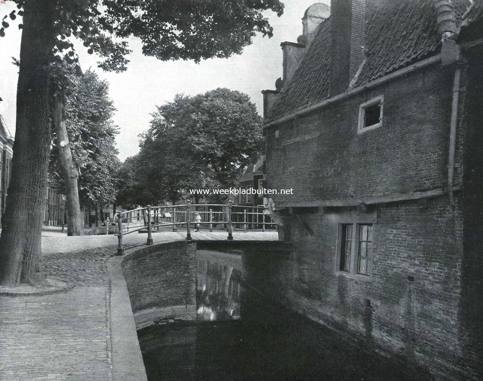 Franeker. Grachtje bij het Korendragershuisje