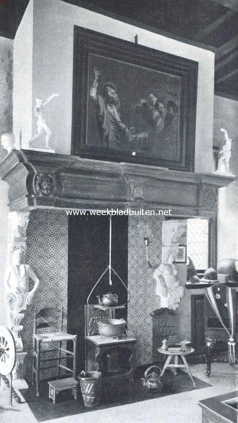 Franeker. Schouw in de oudheidskamer van het stadhuis