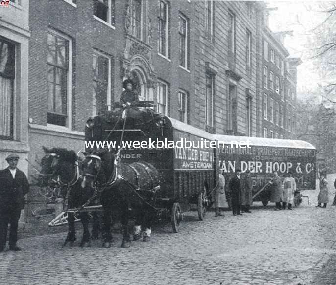 De verhuizing van de kostbare Collectie Six. De verhuiswagens voor het perceel Amstel 218