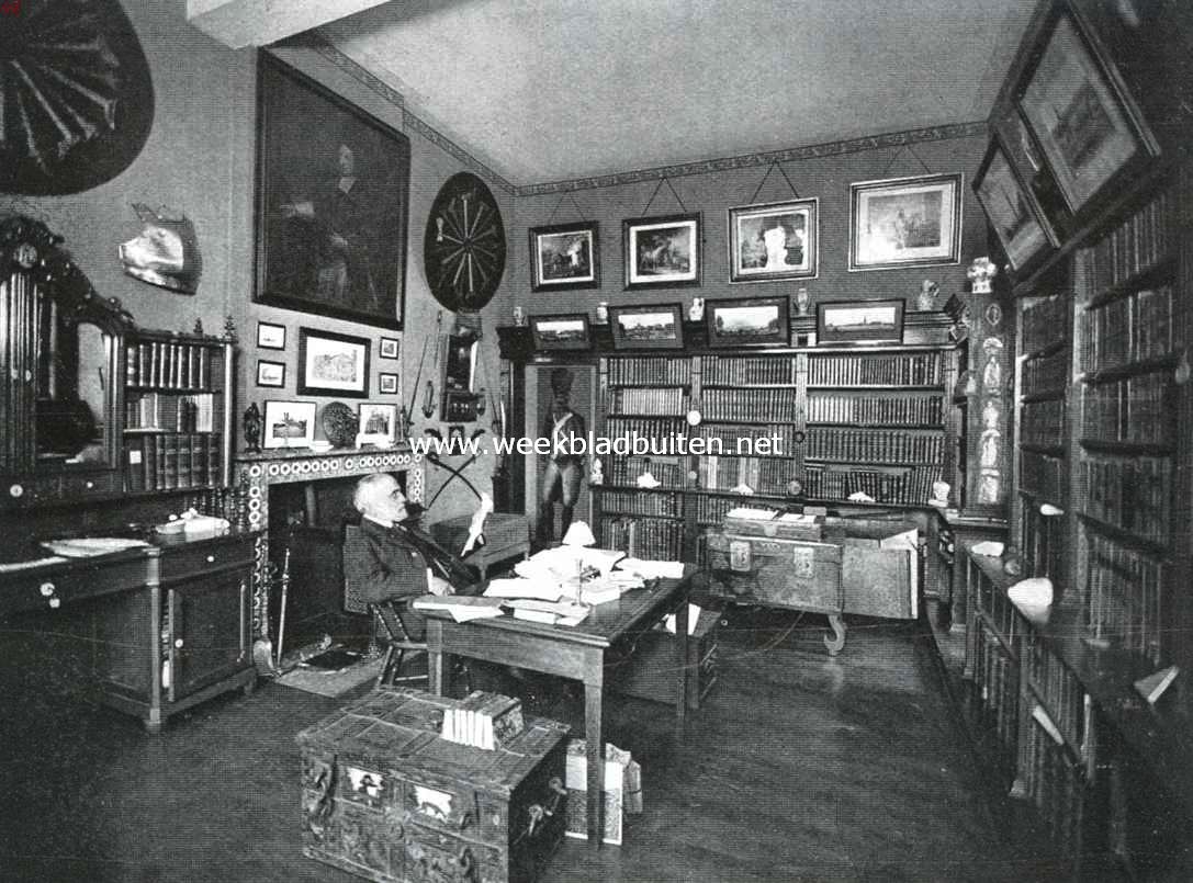 Het kasteel Chaloen. De bibliotheek. Aan den schrijftafel de eigenaar, graaf de Villers