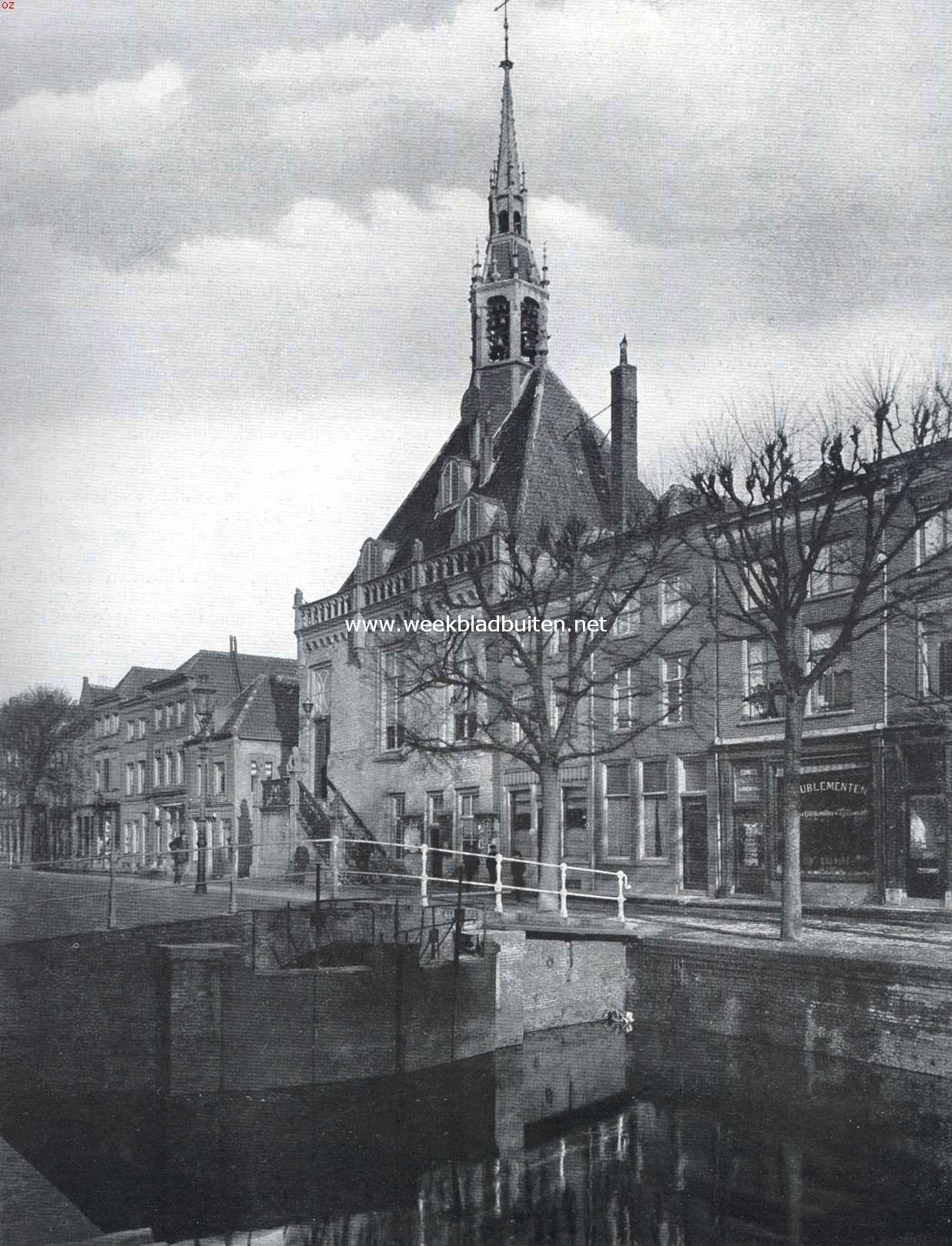 Steenenburg met Stadhuis te Schoonhoven