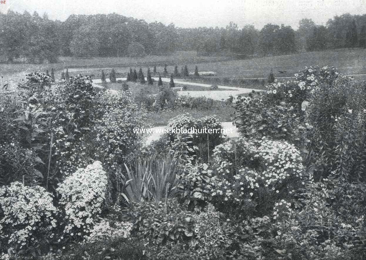 Ontwerp eener moderne schoonheidsleer voor den tuinaanleg. Het domein Maillard. Onmetelijke perken van vast-planten, welke hare omlijstingen als overstroomen, geven een levendig aanzien aan het, nochtans geordende geheel