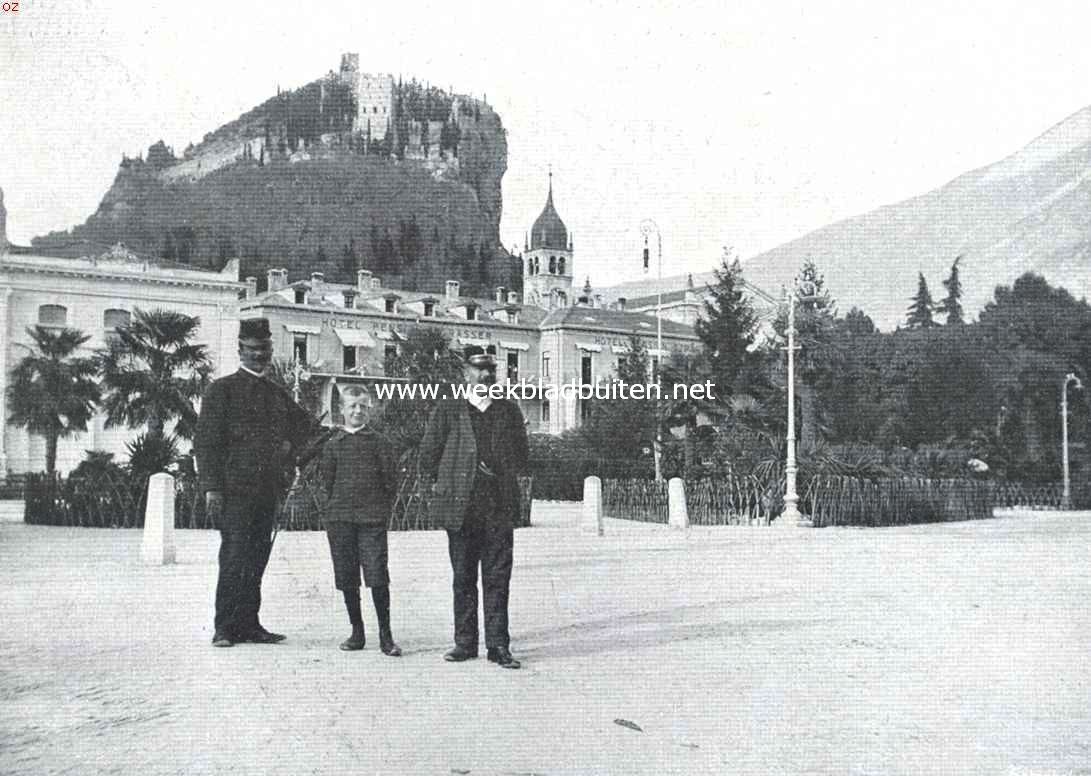 In Zuid-Tirol. In het Kurpark te Arco. Op de rots de oude burcht