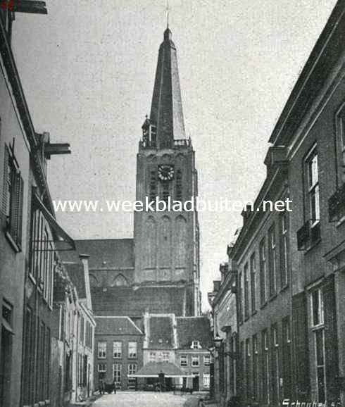 Het klokkenspel. De toren der Groote Kerk te Doesburg vr de restauratie in 1912