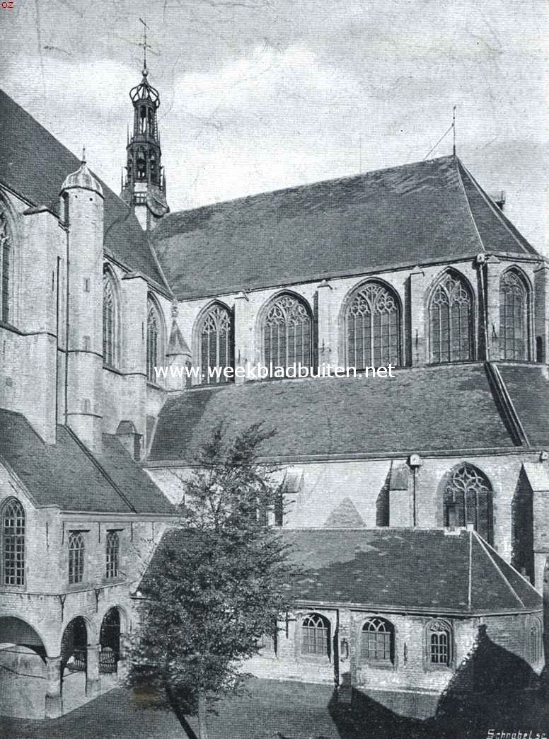 Het klokkenspel. Gezicht op de Groote Kerk te Alkmaar, in welker torentje klokken van Melchior De Haze hangen