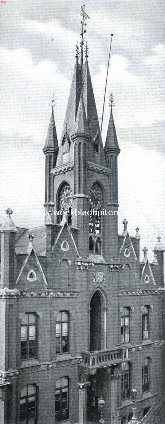Het klokkenspel. Het stadhuis te Eindhoven, met klokken van John Taylor en Co.
Nieuwe rozen. De roos 