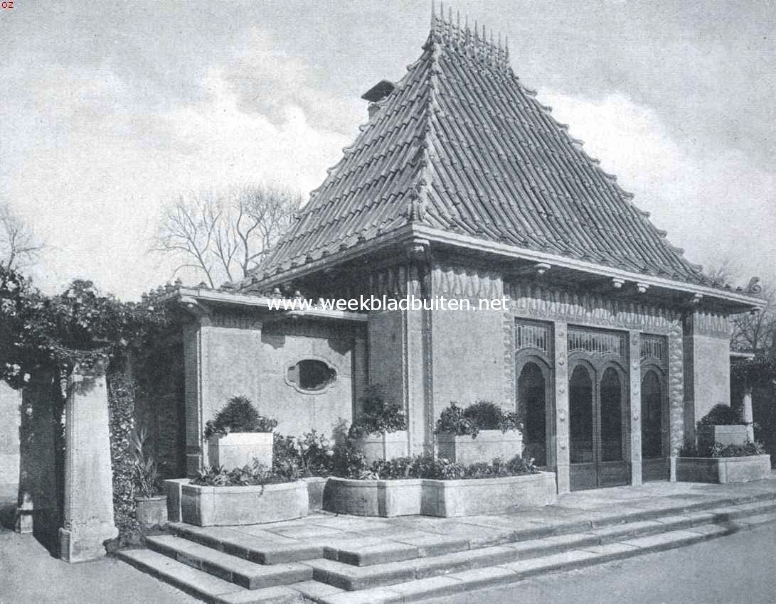 Tuinhuis in gemetalliseerd beton. De voorgevel