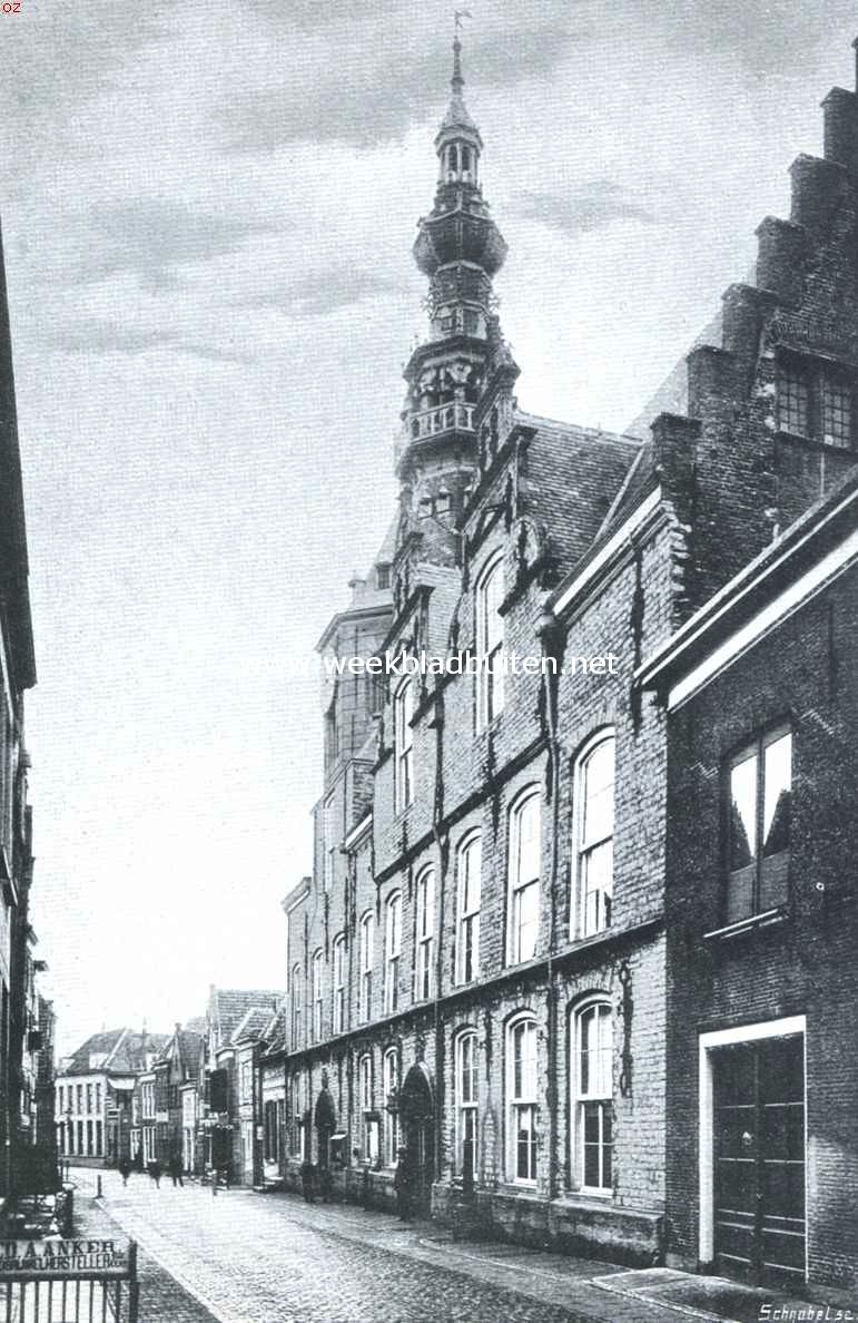 Zierikzee. Gezicht in de Meelstraat. Rechts het Stadhuis